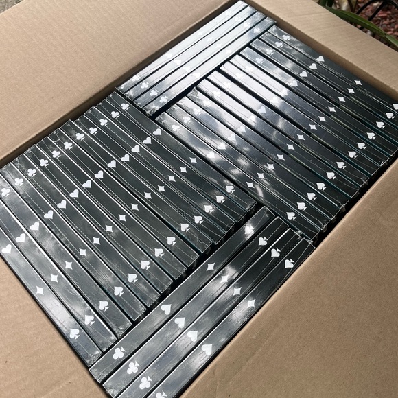 Guess Spring 2004 Catalogue Collectible Playing Cards by Paul Marciano - Picture 8 of 16